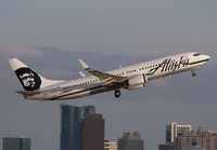 ALASKA_737-800_N556AS_FLL_0113C_JP_small.jpg