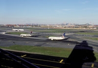 CONTINENTAL_737-700_EWR_0801_TAKE1small.jpg