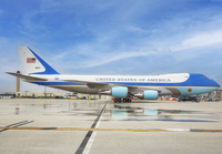AIRFORCEONE_747-200_28000_MIA_1016_34_JP_small1.jpg