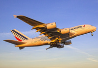 AIRFRANCE_A380_F-HPJH_JFK_0713C_JP_small~0.jpg