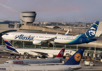 ALASKA_737-900_N955AK_MIA_0126__jP_1small.jpg