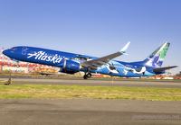 ALASKA_737-9MAX_N932AK_EWR_0422_10_JP_small.jpg