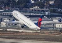 DELTA_737-800_N3746H_LAX_1123_3_JP_small.jpg