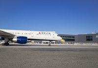 DELTA_757-200_N669DN_JFK_0525__JP_small.jpg