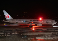 JAL_777-200_JA8984_CTS_0117W_1_JP_small.jpg
