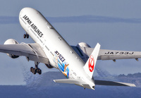 JAL_777-300_JA733J_LAX_1117A_12_JP_small.jpg
