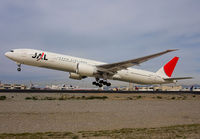 JAL_777-300_JA736J_LAX_0210B_JP_small.jpg