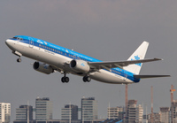 KLM_737-800_PH-BXD_AMS_0802D_JP_small1.jpg
