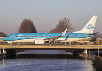 KLM_737-800_PH-BXD_AMS_1118_JP_small.jpg