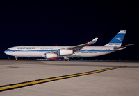 KUWAIT_A340-300_9K-ANB_JFK_0913_JP_small1.jpg