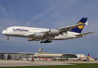 LUFTHANSA_A380_D-AIMF_MIA_0112D_JP_small1.jpg