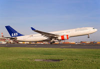 SAS_A330-300_LN-RKH_EWR_414F_JP_small.jpg