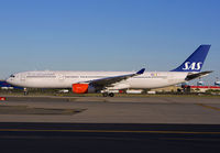 SAS_A330-300_LN-RKO_EWR_0913C_JP_small.jpg