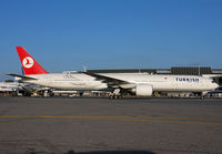 TURKISH_777-300_TC-JJD_JFK_1109B_JP_small.jpg