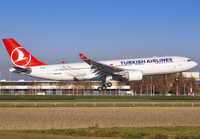 TURKISH_A330-200_TC-LOH_AMS_1118_7_JP_small_.jpg