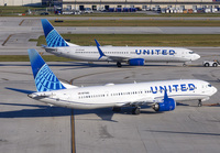 UNITED_737-9_N77582_FLL_1125_JP_small.jpg
