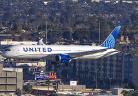 UNITED_787-9_N22992_LAX_0226_JP_smal.jpg