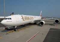 emiratesa345A6-ERCjune04.jpg
